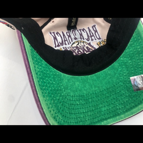 LA Lakers hat - Picture 3 of 8